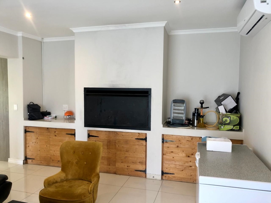 4 Bedroom Property for Sale in Parklands North Western Cape